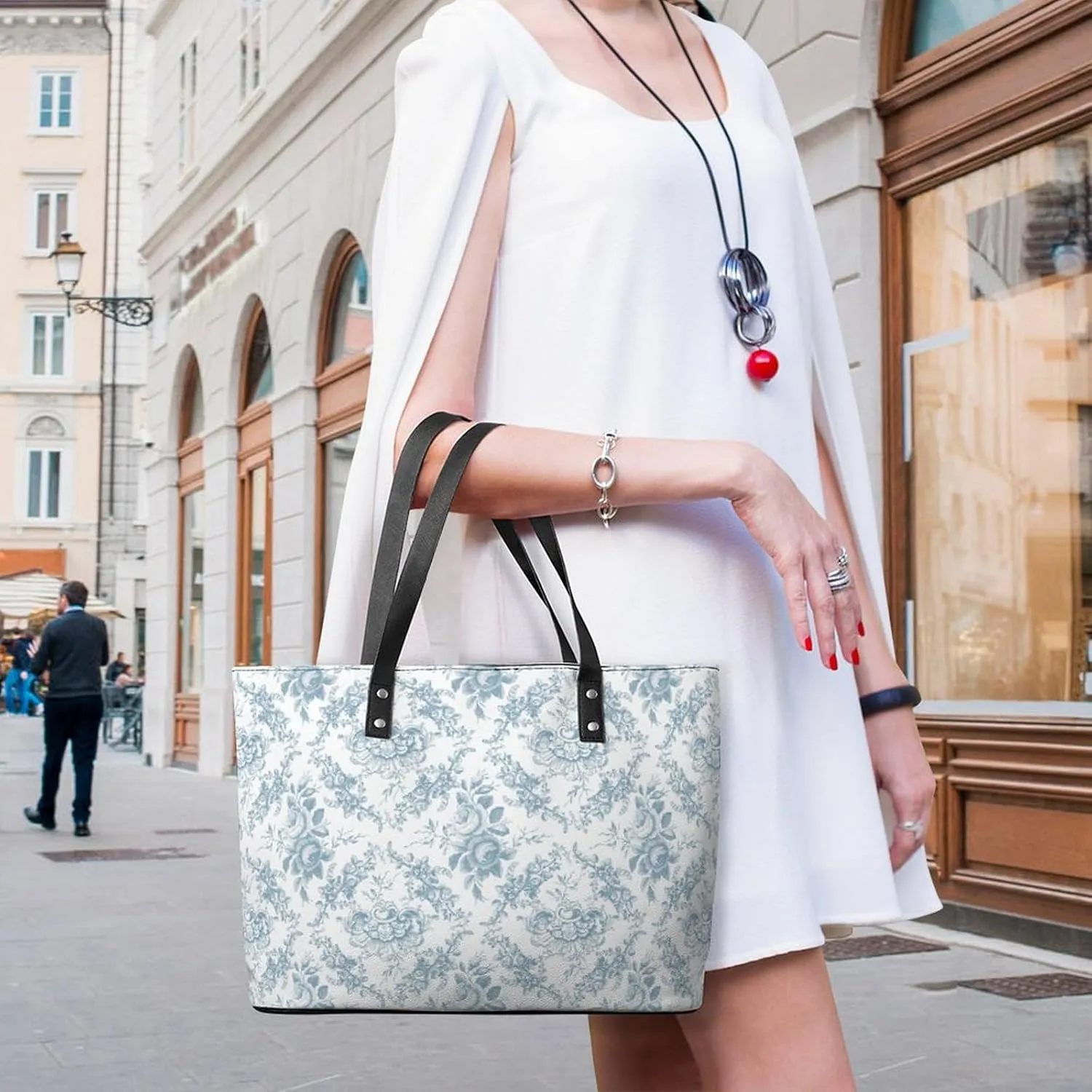 Blue And White Floral Toile Leather Handbag Smooth Wrinkle Resistant Lightweight And Convenient