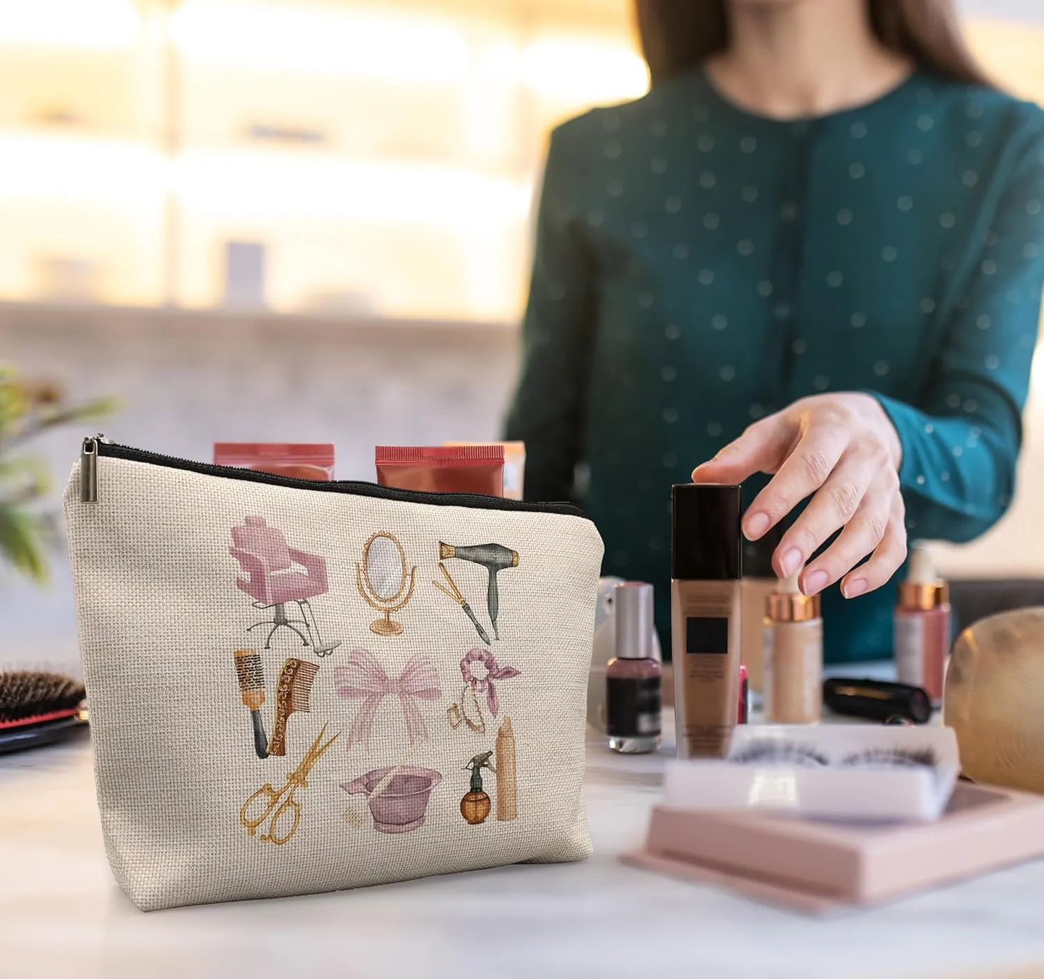 Hairstylist Gifts Hair Dresser Gifts for Women, Cosmetology Gifts, Pink Bow Coquette Hairstylist Makeup Bag, Cosmetology Graduation Gifts Cosmetic Bag, Coquette Makeup Pouch