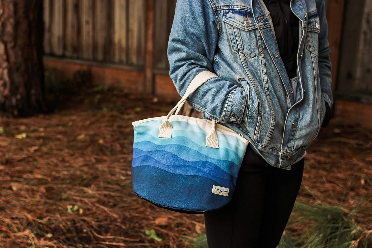 Insulated Recycled Plastic Medium Lunch Bag - 8 Can Capacity, Whale