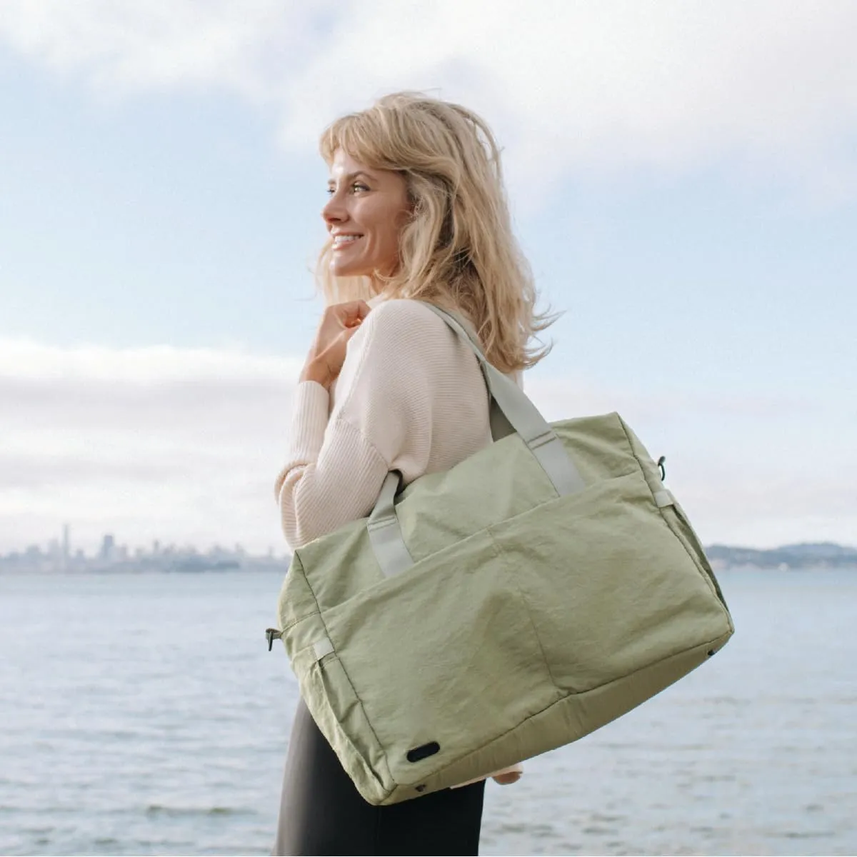 Jadyn Austin Carry-On Travel Duffel Bag for Women, 18” Weekender Bag with Laptop Sleeve, Durable Material, and Trolley Sleeve, Ideal for Work, Gym, and Overnight Trips (Dusty Green)