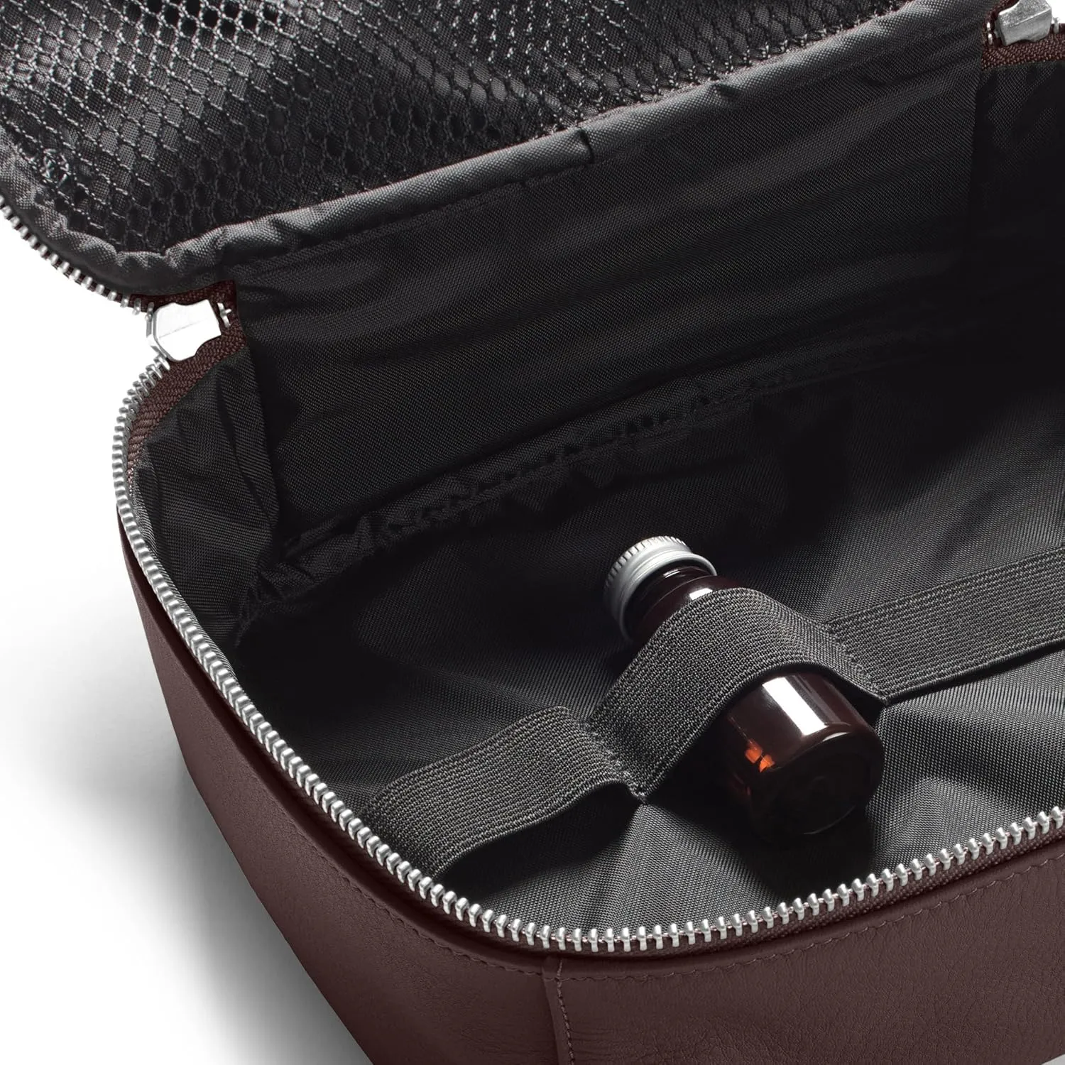 Leatherology Brown Leatherology Large Travel Organizer - Zipped mesh storage pocket, elastic loops for organization, double metal zipper