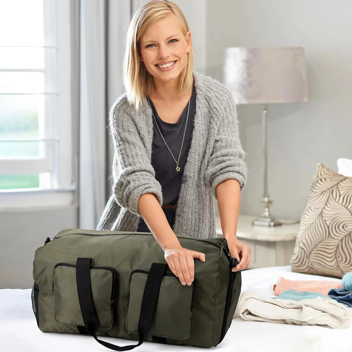 Travel Duffel Bags 40L,Gym Bag, Travel Bag, Duffle Bag for Men, Foldable Overnight Weekender Bags for Women & Men with Adjustable Shoulder Strap