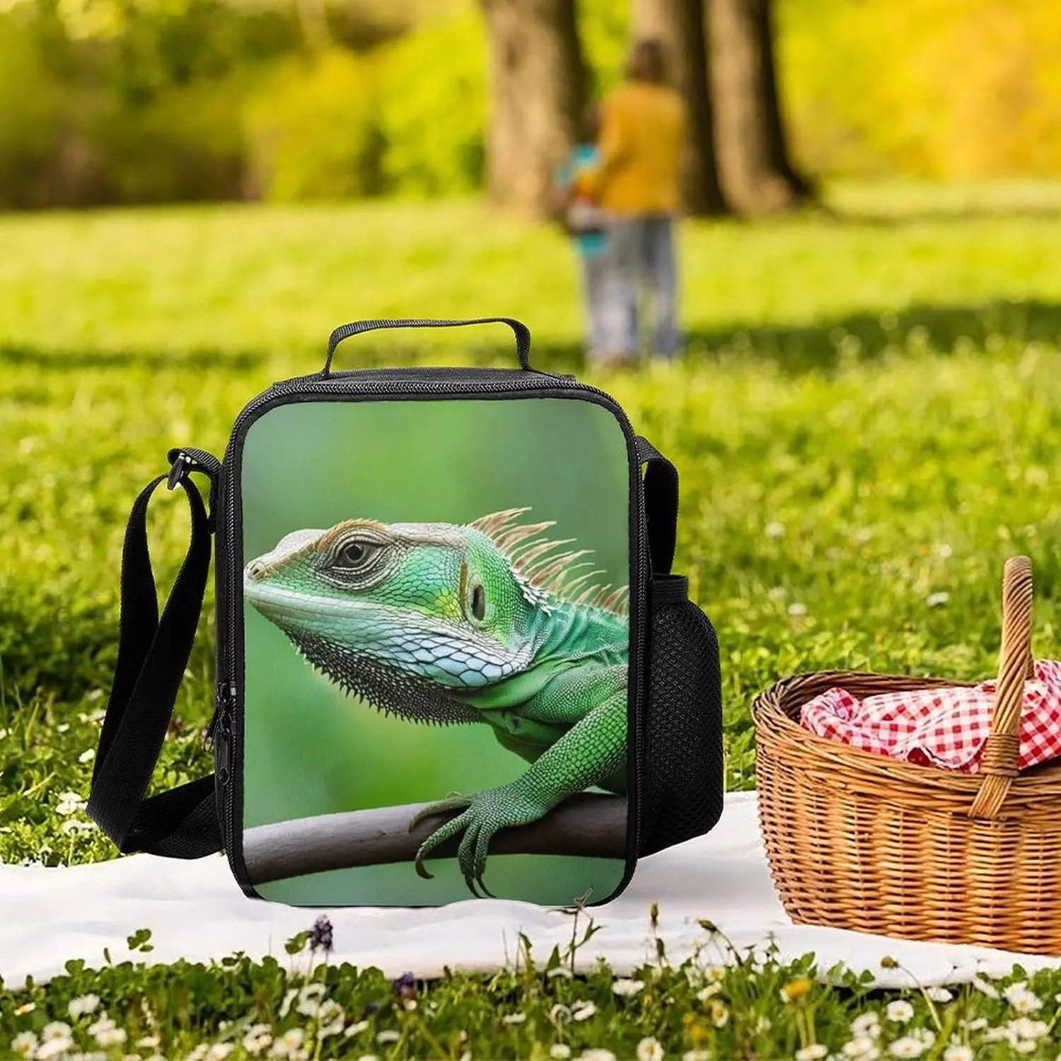 Unisex Lunch Bag for Men, Large Insulated Lunchbox Meal Bag with Shoulder Strap Green Bearded Dragon Lizards Climbing The Tree Thermal Tote Bags for Office Work