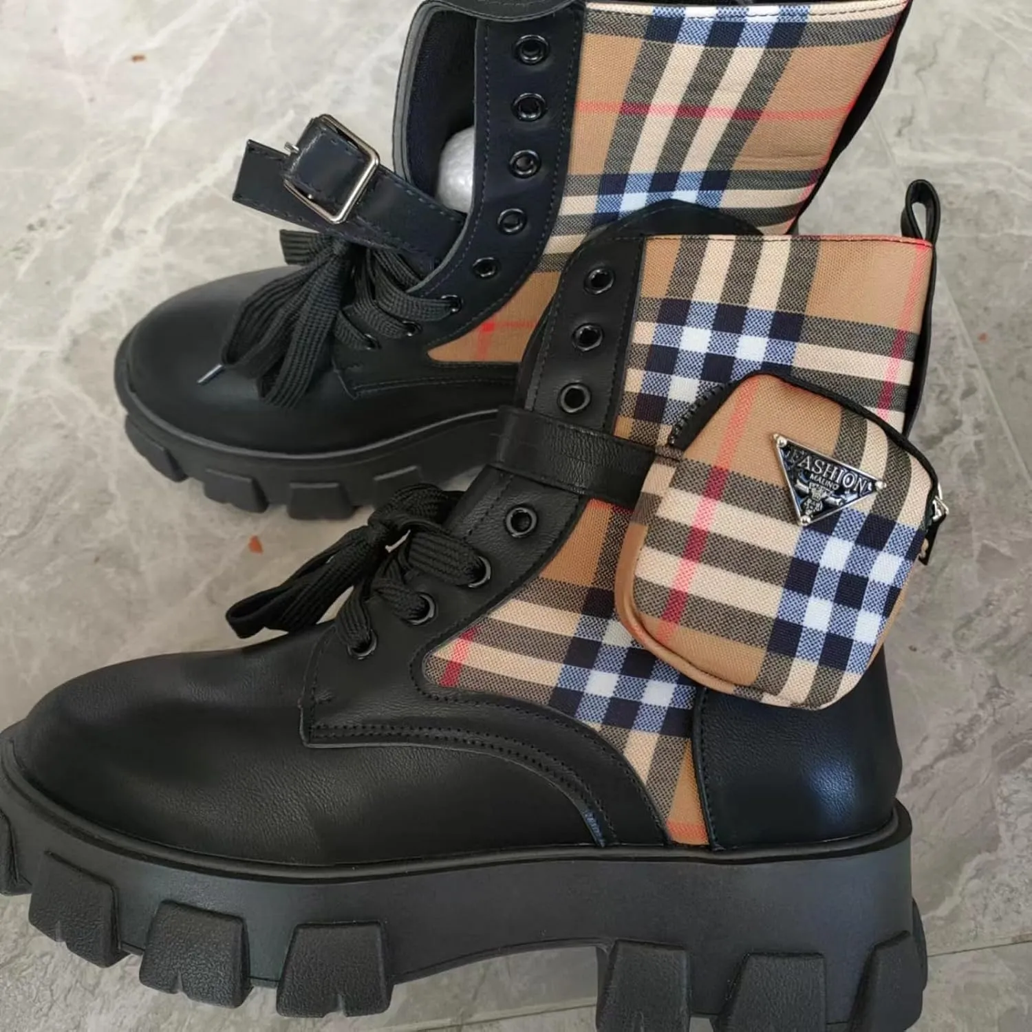 Women's Platform Block Lace Up Ankle Boots Fashion Round Closed Toe Low Heel Combat Short Boots With Pouch Pocket Punk Motorcycle Booties Fall Winter Shoes