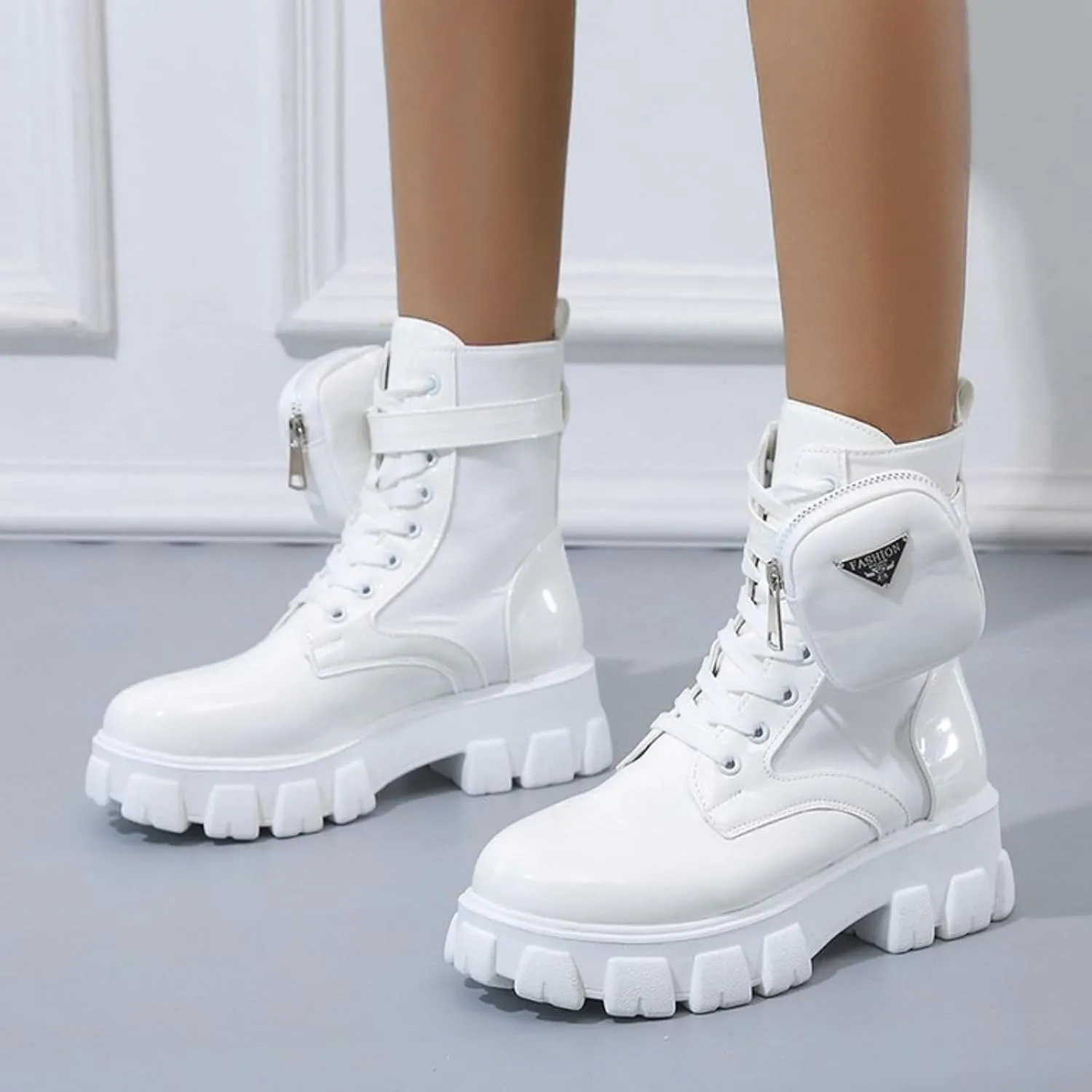 Women's Platform Block Lace Up Ankle Boots Fashion Round Closed Toe Low Heel Combat Short Boots With Pouch Pocket Punk Motorcycle Booties Fall Winter Shoes